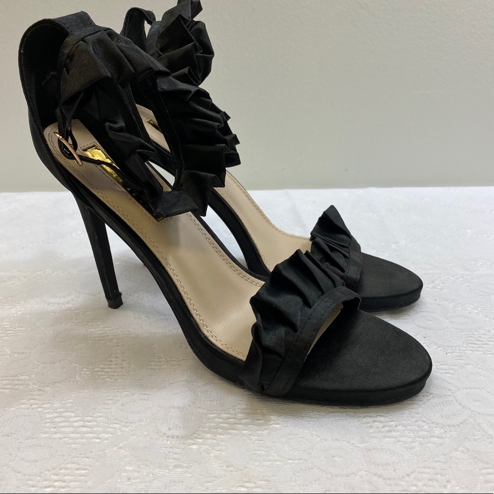 Liliana Women’s Black Spike Heels. Size 9.